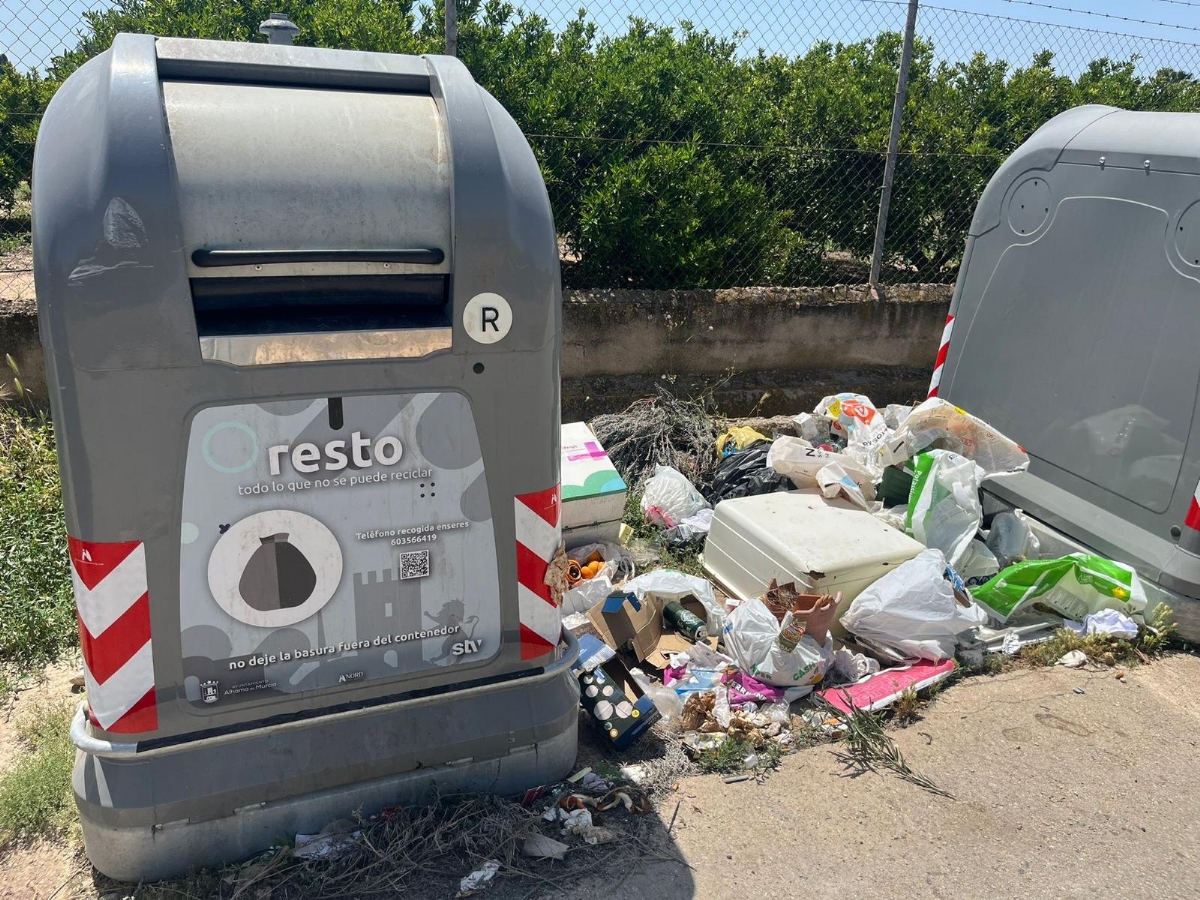 18 denuncias por conductas incívicas relacionadas con residuos en Alhama durante el último mes