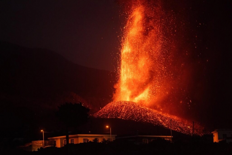 El Ayuntamiento de Alhama pone a disposicin de La Palma recursos municipales frente a la catstrofe del volcn