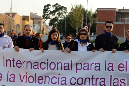 Concluyen los actos del Día Internacional para la Eliminación de la Violencia contra las Mujeres con la marcha y la lectura del manifiesto institucional 