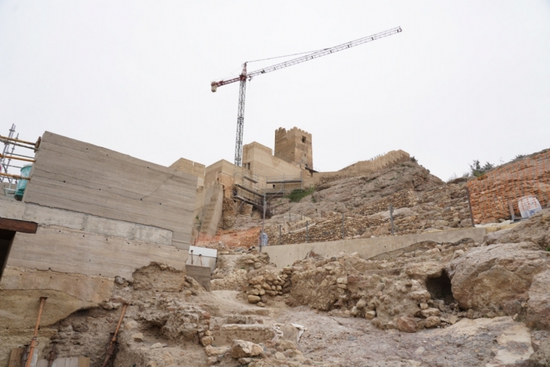 DÍA DE LOS INONCENTES: El Castillo de Alhama de Murcia acogerá el rodaje de la tercera parte de ´Furia de Titanes´