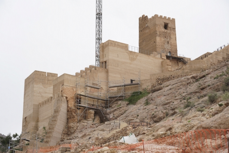 DÍA DE LOS INONCENTES: El Castillo de Alhama de Murcia acogerá el rodaje de la tercera parte de ´Furia de Titanes´