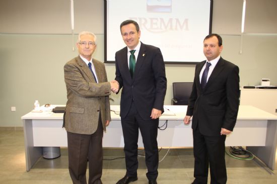Acuerdo entre el Ayuntamiento de Alhama y la FREMM para fortalecer la economa local