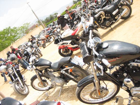 Cientos de motos custom  ya se pasean por Alhama