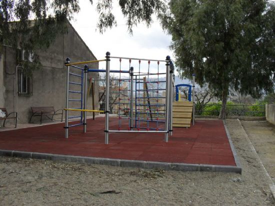 Inauguradas las obras realizadas en el entorno del Local Social y los juegos infantiles en la pedana de La Costera antes de la tradicional  actuacin de la Rondalla