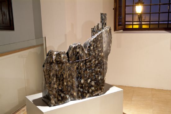 El Castillo de Alhama interpretado por nuestros artistas locales en una exposición colectiva de escultura, fotografía y pintura