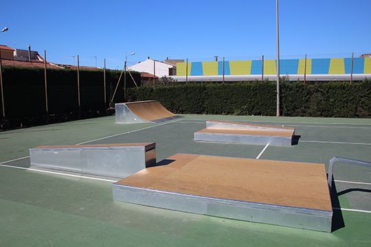 El Complejo Deportivo El Praico estrena pista de skate