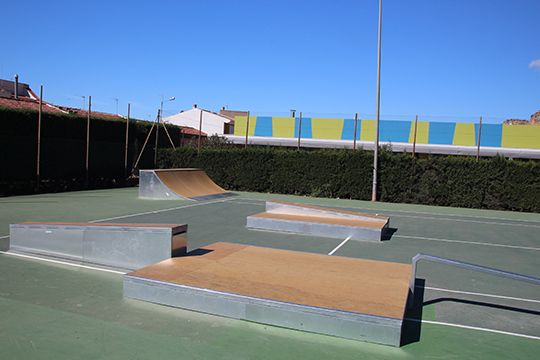 El Complejo Deportivo El Praico estrena pista de skate