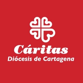 El Ayuntamiento Cáritas colaboran en el reparto de alimentos para la población vulnerable