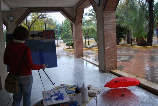 Pese a la lluvia ms de 70 participantes se echan a la calle para participar en el V Certamen de Pintura al aire libre