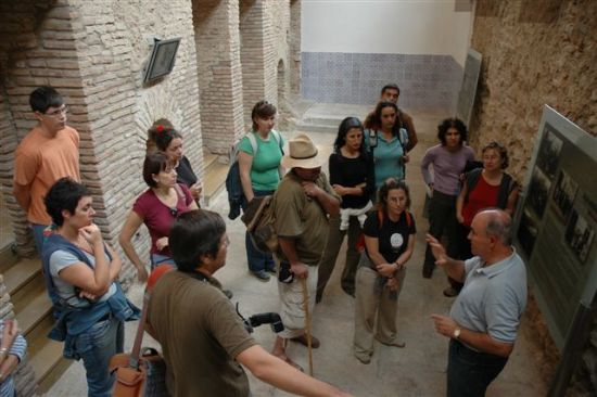El Centro Arqueolgico Los Baos recibe la visita de miembros de la Asociacin para la Interpretacin del Patrimonio