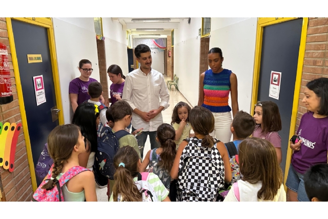 Cerca de 400 menores participan en la Escuela de Verano Municipal en el CEIP Ginés Díaz - San Cristóbal