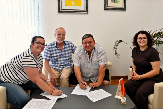 Firma de convenio con la Asociación de Vecinos de Gebas