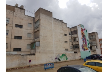 La lucha contra la Covid-19, tema central del nuevo mural de Murfy en la calle Severo Ochoa