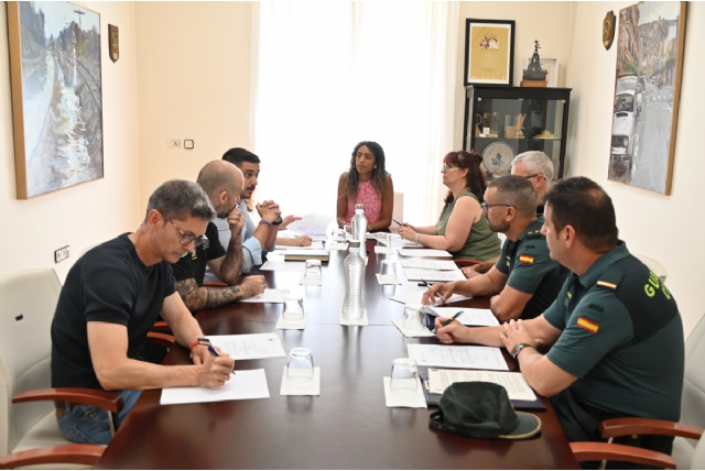 Alhama prepara un dispositivo especial para el eclipse total de Sol del 12 de agosto y refuerza la coordinación en materia de violencia de género Alhama prepara un dispositivo especial para el eclipse total de Sol del 12 de agosto y refuerza la coordinación en materia de violencia de género