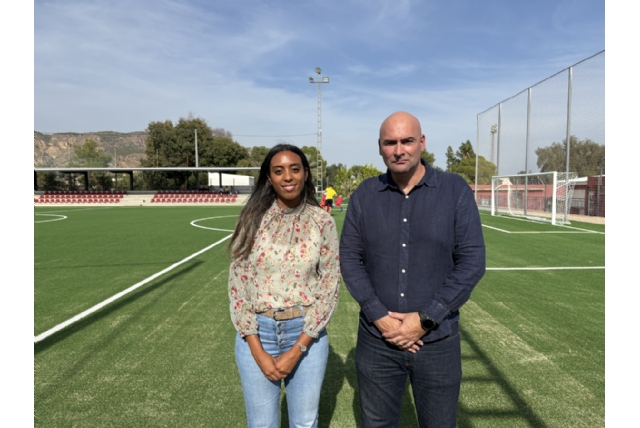 Alhama estrena el renovado campo de fútbol 7 del Guadalentín y anuncia dos nuevas instalaciones
