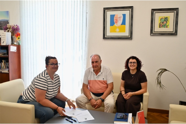 El Ayuntamiento renueva el convenio con la Junta de Cofradías de Alhama El Ayuntamiento renueva el convenio con la Junta de Cofradías de Alhama