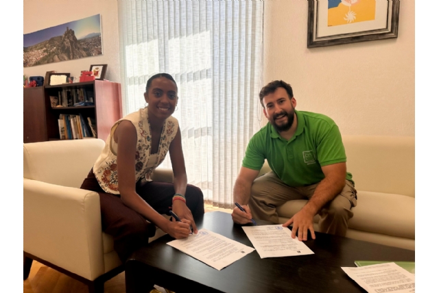 El Consistorio firma un convenio de colaboración con la Peña “Sal Tocando” para la organización del I Torneo de Basket 3x3 benéfico “Sal Botando”