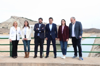 López Miras y Carlos Mazón visitan Alhama de Murcia para reivindicar la necesidad de un pacto nacional del agua