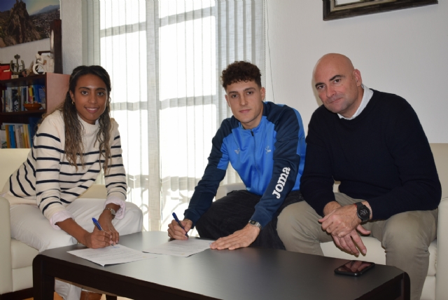 Convenio de colaboración suscrito entre el Ayuntamiento y el Club Atletismo Alhama para la temporada 2025/2026