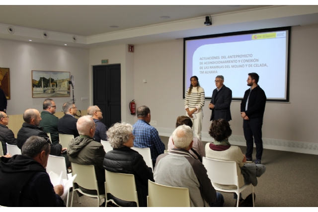 La CHS presenta en el Ayuntamiento el anteproyecto de las actuaciones de acondicionamiento de las ramblas del Molino y Celada 