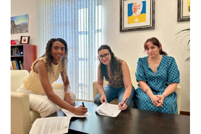 El Ayuntamiento y Engatúsate sellan un acuerdo pionero para el bienestar animal en el municipio