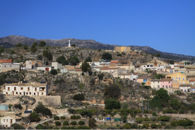 Iberdrola realiza actuaciones para mejorar en el suministro eléctrico en El Berro Iberdrola realiza actuaciones para mejorar en el suministro eléctrico en El Berro