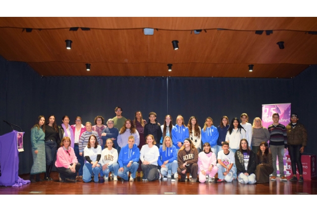 El municipio celebra el acto Institucional del 25N con la lectura del Manifiesto contra la violencia de género