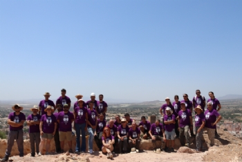 Una treintena de voluntarios contribuyen a seguir desvelando la historia de Alhama mediante excavaciones en Las Paleras