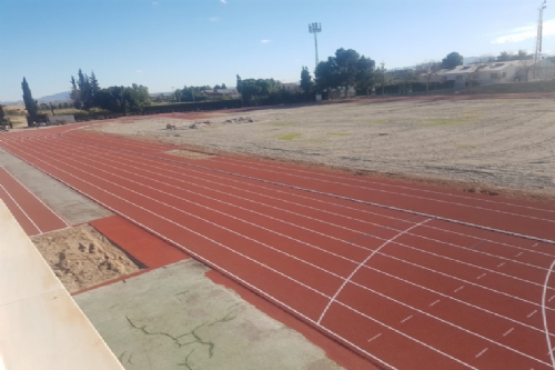 Concluyen trabajos de marcado de la pista de atletismo