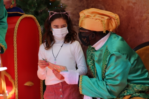 Entrega de cartas a los pajes reales