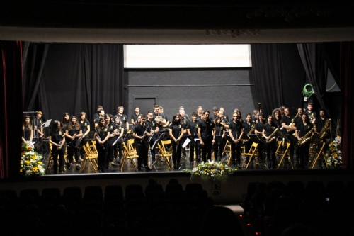 Concierto extraordinario 'Acompaña a la banda al certamen' del Ateneo Maestro José Antonio Ayala en el Teatro Cine Velasco