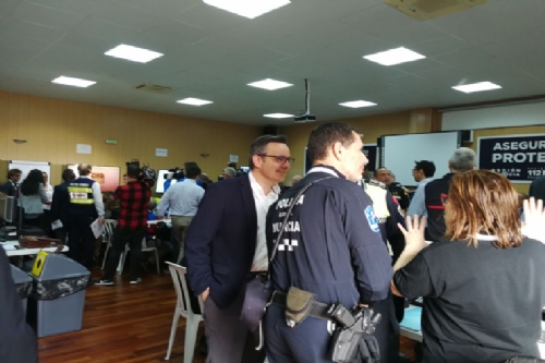 El alcalde visita el centro de coordinación de emergencias - Simulacro 2018