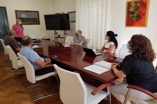 Reunión concejala de Educación con los directores de los dos institutos de Alhama