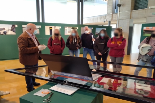 Visita de los estudiantes del Miguel Hernández al museo
