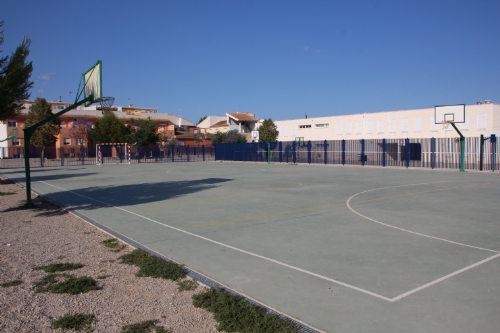 Apertura de pistas deportivas de los colegios