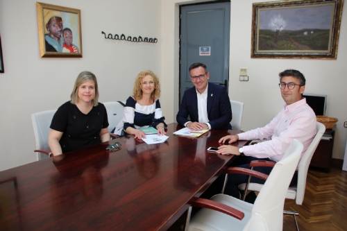 Firma convenio colaboración terapeutica Las Flotas para prestación de servicio de teatro a pacientes