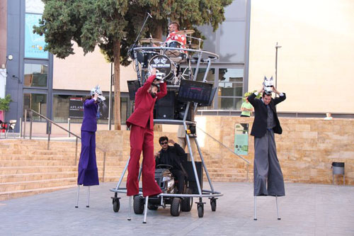 Wolves, teatro en la calle